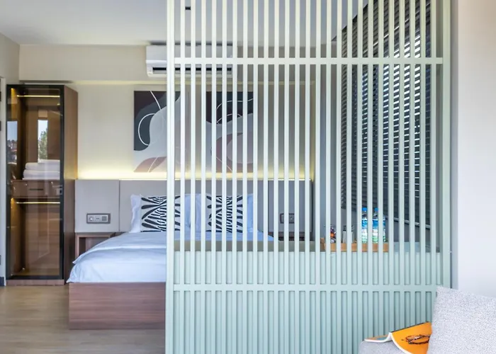 Historic34 Modern Cozy Golden Horn