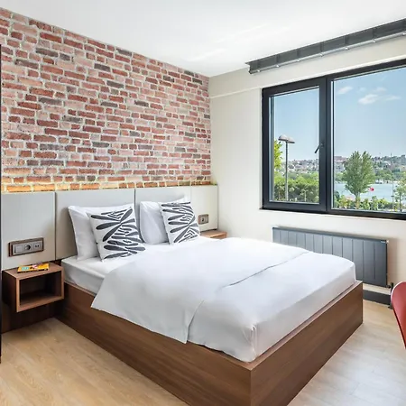 Historic34 Modern Cozy Golden Horn *