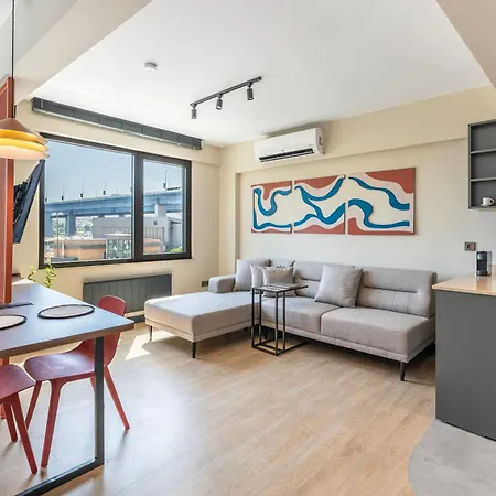 Historic34 Modern Cozy Golden Horn