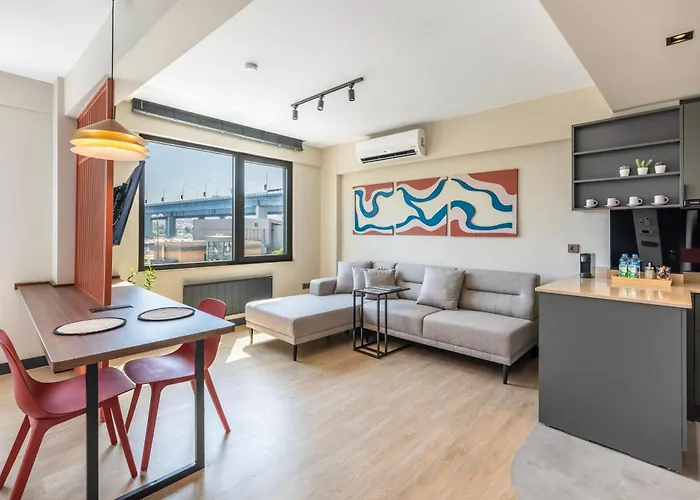 Historic34 Modern Cozy Golden Horn