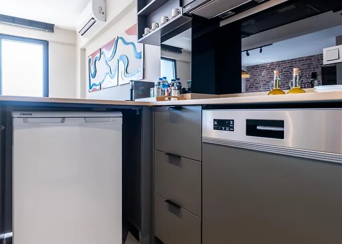 Historic34 Modern Cozy Golden Horn