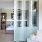 Historic34 Modern Cozy Golden Horn