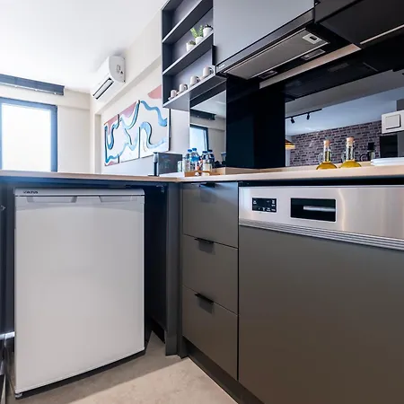 Historic34 Modern Cozy Golden Horn