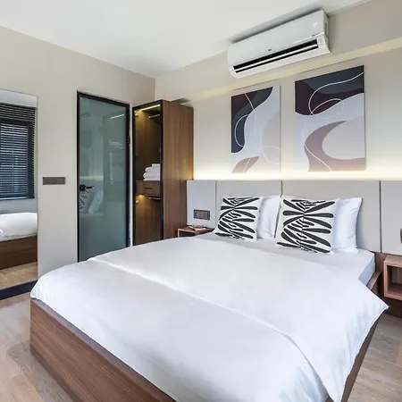 Historic34 Modern Cozy Golden Horn
